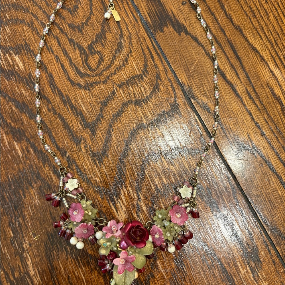 Floral Beaded Necklace in Pink and Gold